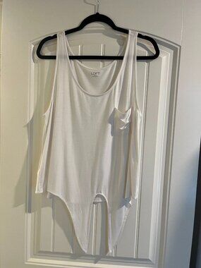 Loft tank top white with tie in front sz. L